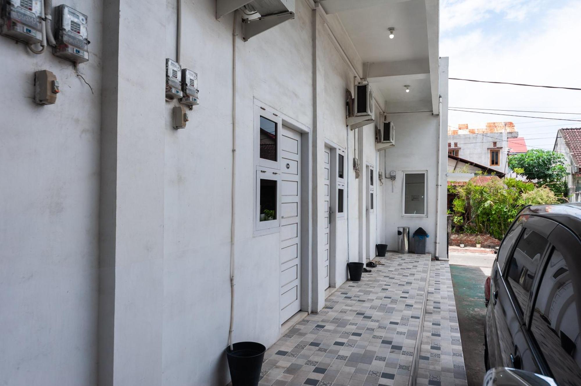 Hotel Reddoorz Syariah Near Rsud Zainoel Abidin 2*
